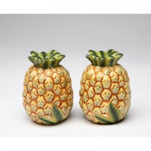 CosmosGifts Pineapple Salt and Pepper Set SMOS1149